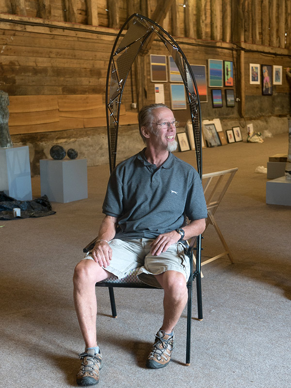 hanging-the-artworks-exhibition-2015-08