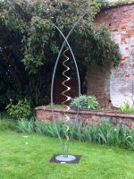 lucy-lutyens-garden-sculpture-metamorphosis